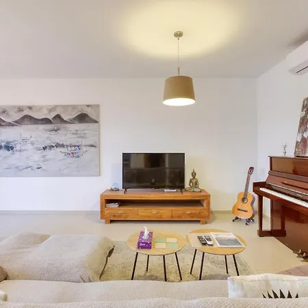 Lägenhet A Beautiful Spacious In A Picaresque Location By 360 Estates Hal Ghaxiak