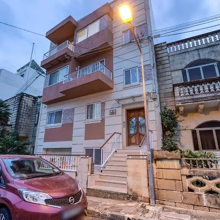 A Beautiful Spacious In A Picaresque Location By 360 Estates Lägenhet Hal Ghaxiak