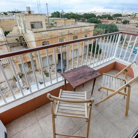 A Beautiful Spacious In A Picaresque Location By 360 Estates *