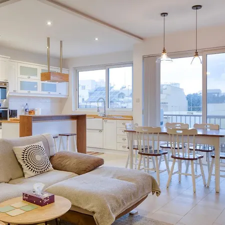 Lägenhet A Beautiful Spacious In A Picaresque Location By 360 Estates Hal Ghaxiak