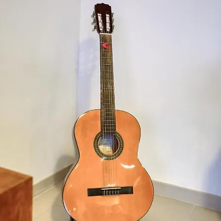 A Beautiful Spacious In A Picaresque Location By 360 Estates Lägenhet