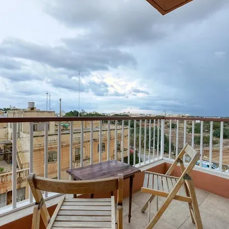 A Beautiful Spacious In A Picaresque Location By 360 Estates *