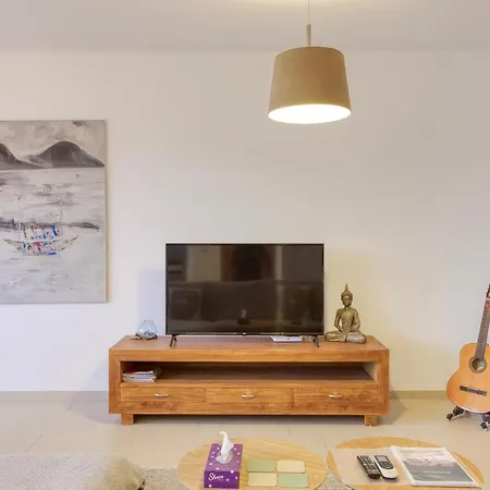 A Beautiful Spacious In A Picaresque Location By 360 Estates *