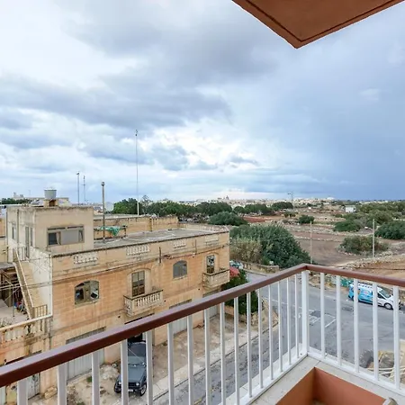 A Beautiful Spacious In A Picaresque Location By 360 Estates * Hal Ghaxiak