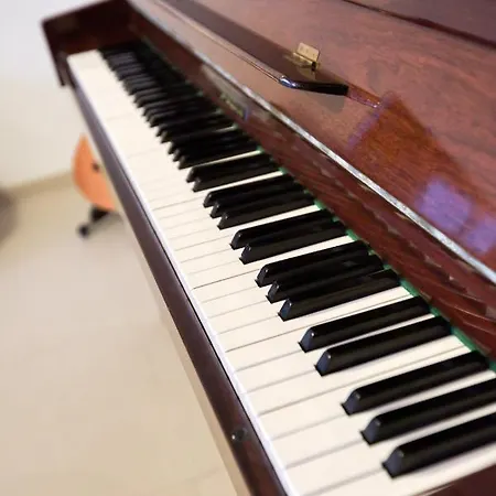 A Beautiful Spacious In A Picaresque Location By 360 Estates *