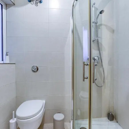 Lägenhet A Beautiful Spacious In A Picaresque Location By 360 Estates