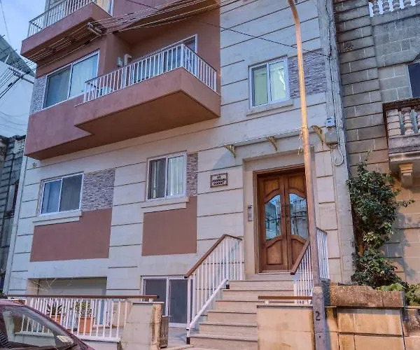 A Beautiful Spacious In A Picaresque Location By 360 Estates *