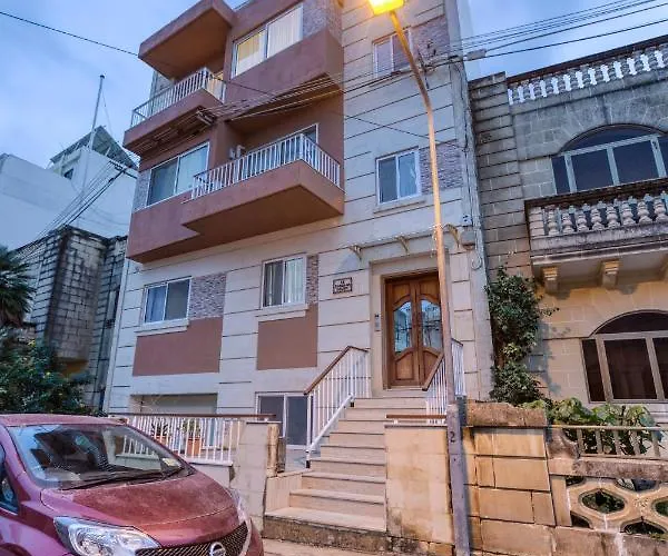 A Beautiful Spacious In A Picaresque Location By 360 Estates Apartamento Hal Ghaxiak