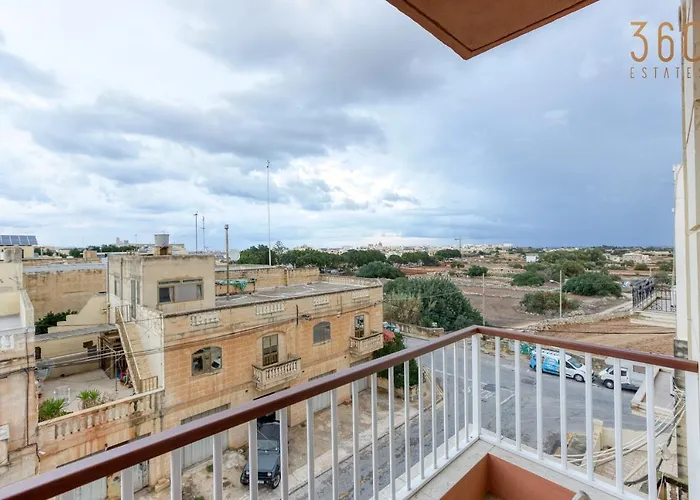 A Beautiful Spacious In A Picaresque Location By 360 Estates * Hal Ghaxiak