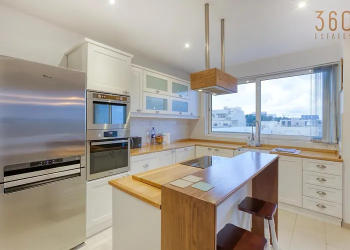 Apartamento A Beautiful Spacious In A Picaresque Location By 360 Estates