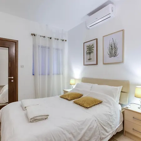 A Beautiful Spacious In A Picaresque Location By 360 Estates Hal Ghaxiak