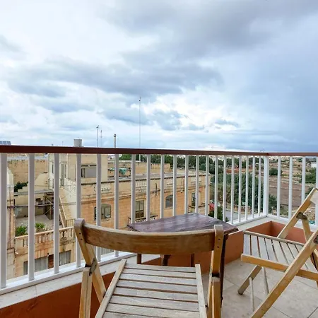 A Beautiful Spacious In A Picaresque Location By 360 Estates Apartment *