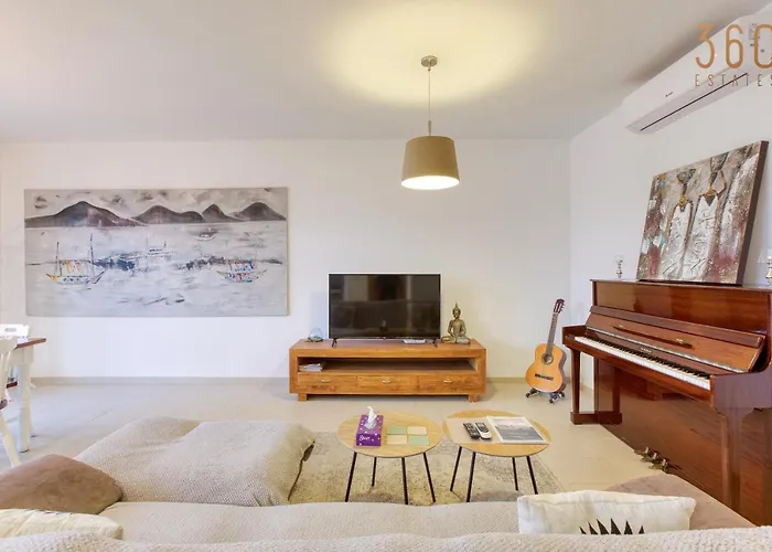 Apartament A Beautiful Spacious In A Picaresque Location By 360 Estates Hal Ghaxiak