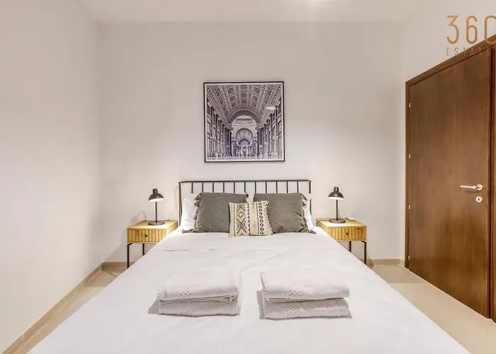 A Beautiful Spacious In A Picaresque Location By 360 Estates Hal Ghaxiak